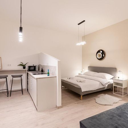 Kl31 - Urban Escape - Prime Location - Klauzal Square By Bqa Appartement Boedapest Buitenkant foto
