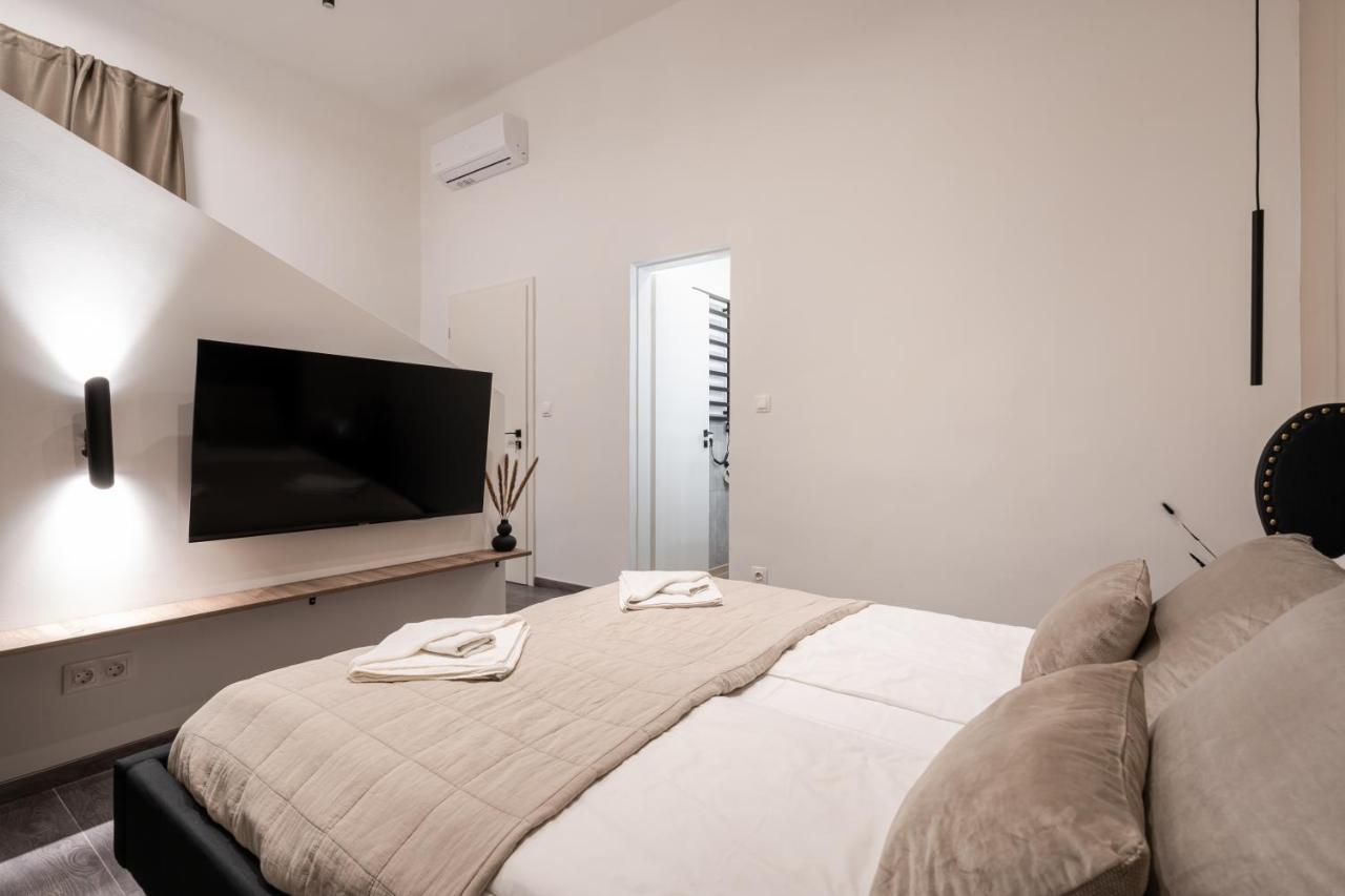 Kl31 - Urban Escape - Prime Location - Klauzal Square By Bqa Appartement Boedapest Buitenkant foto