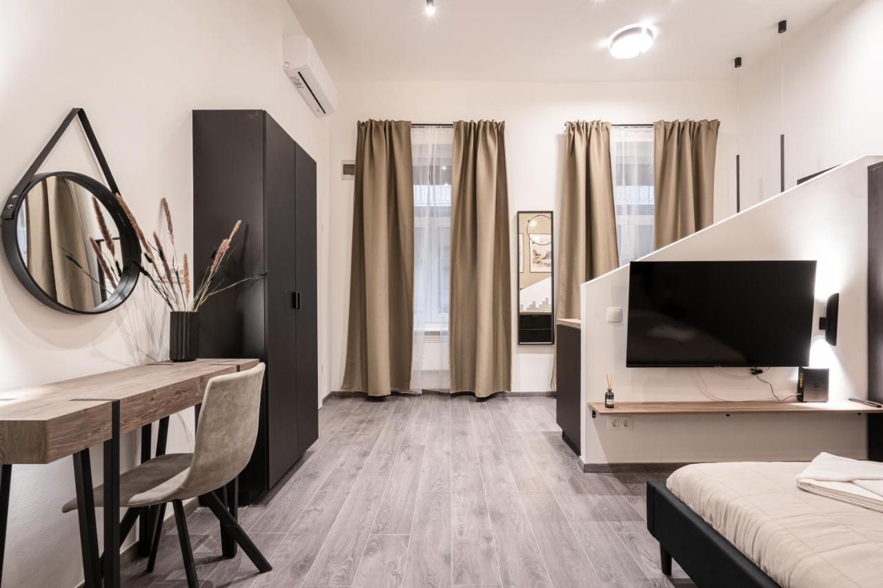 Kl31 - Urban Escape - Prime Location - Klauzal Square By Bqa Appartement Boedapest Buitenkant foto