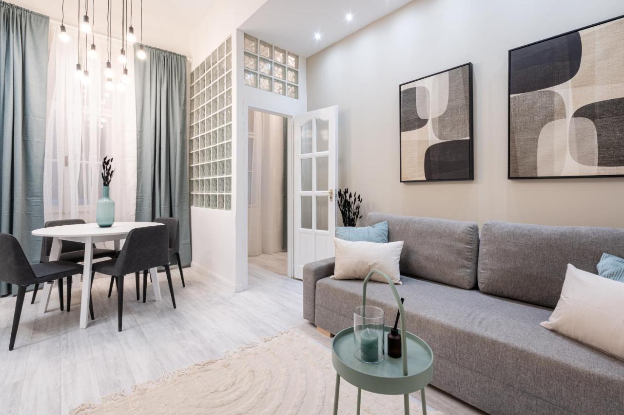 Kl31 - Urban Escape - Prime Location - Klauzal Square By Bqa Appartement Boedapest Buitenkant foto