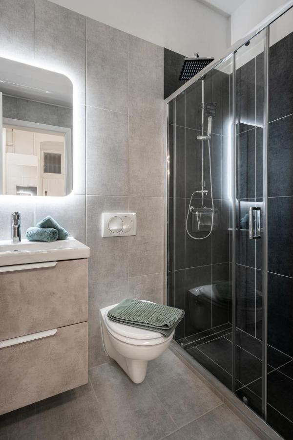 Kl31 - Urban Escape - Prime Location - Klauzal Square By Bqa Appartement Boedapest Buitenkant foto