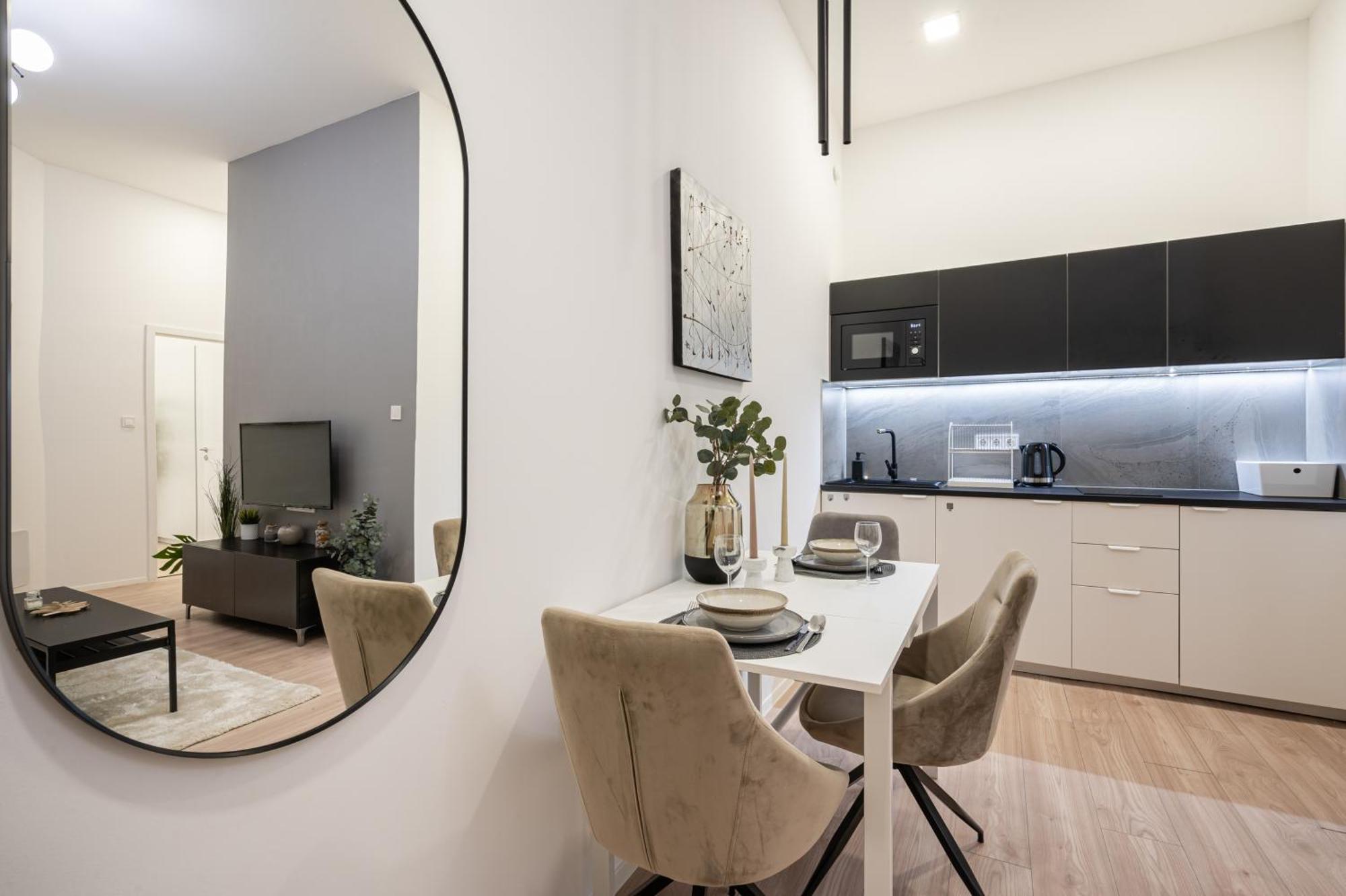 Kl31 - Urban Escape - Prime Location - Klauzal Square By Bqa Appartement Boedapest Buitenkant foto