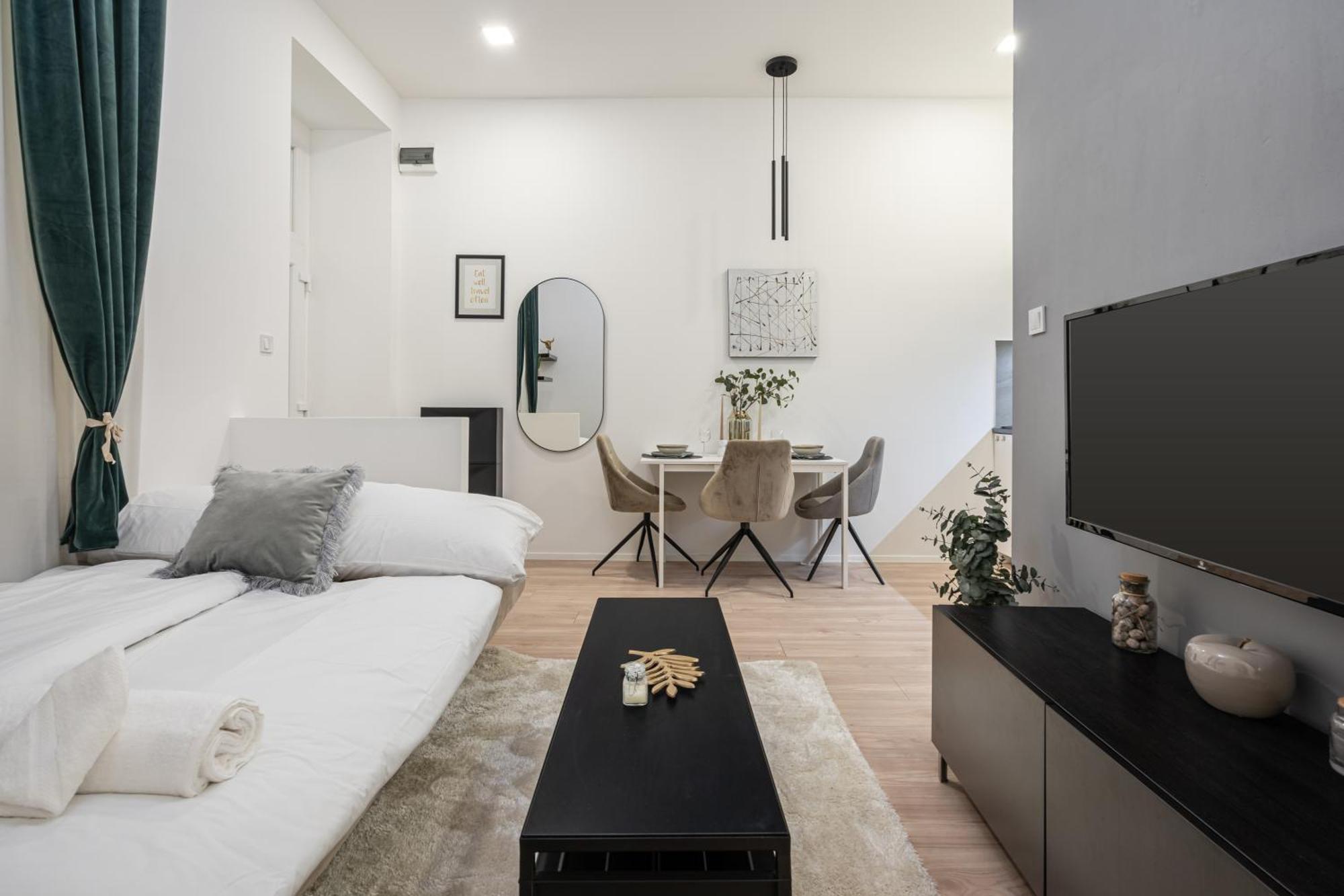 Kl31 - Urban Escape - Prime Location - Klauzal Square By Bqa Appartement Boedapest Buitenkant foto