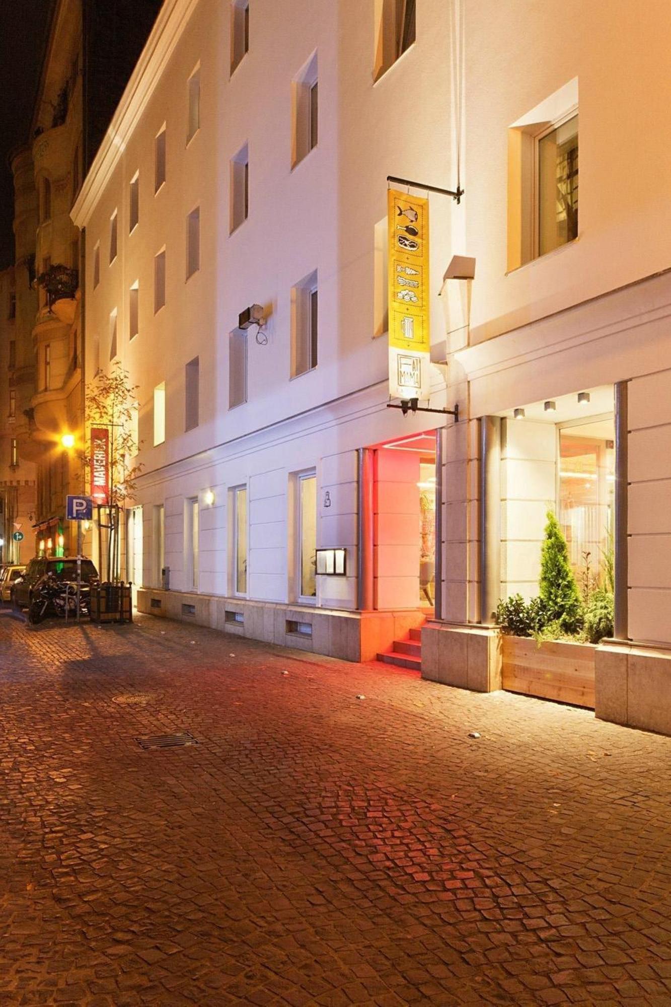 Kl31 - Urban Escape - Prime Location - Klauzal Square By Bqa Appartement Boedapest Buitenkant foto